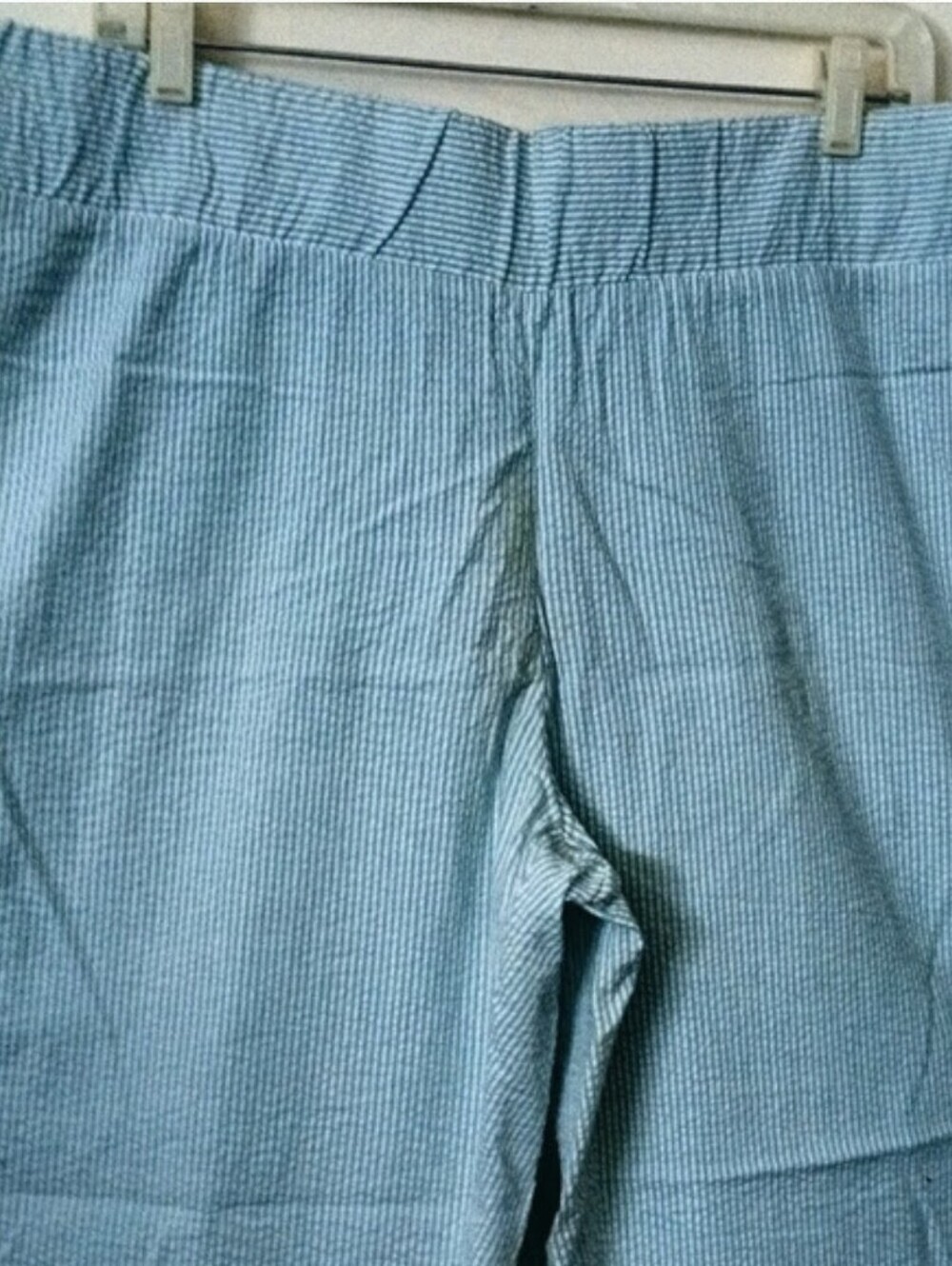 Vintage Cool Seersucker Beautiful maternity comfy capri pants